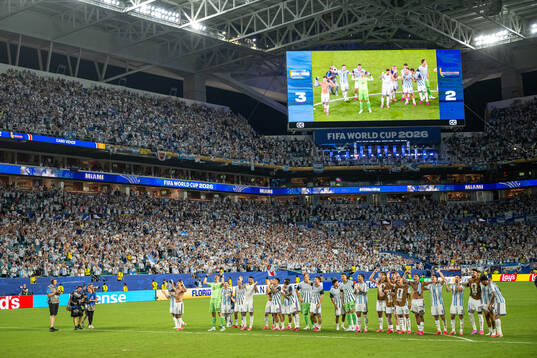 Players of Argentina celebrate