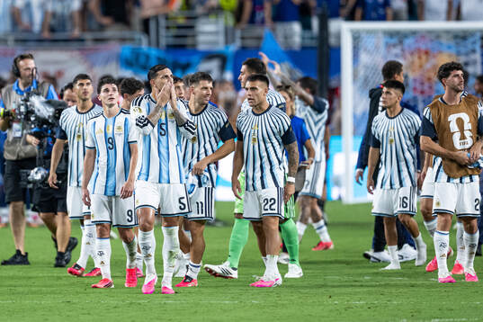 Players of Argentina celebrate