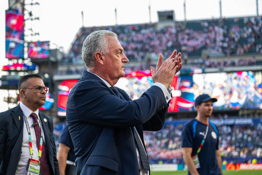 Head coach Gustavo Julio Alfaro of Paraguay