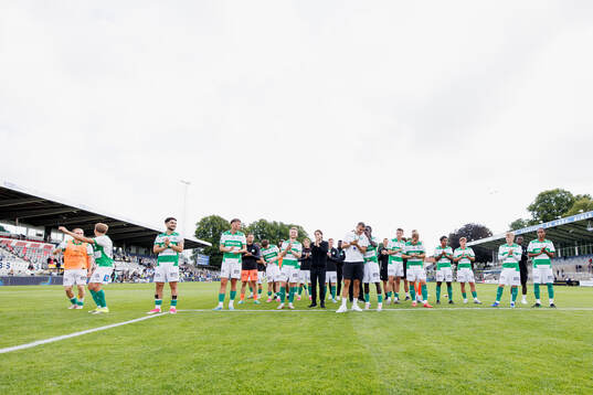 Västerås spelare jublar