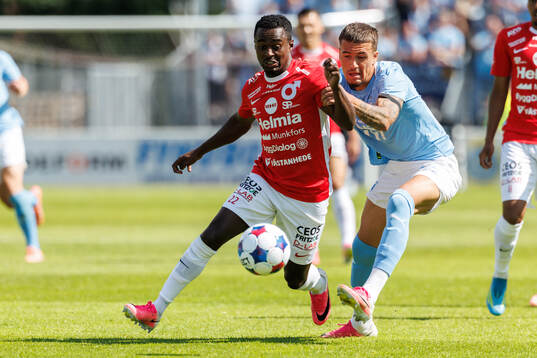 Degerfors Nahom Netabay och Malmö FFs Noah Åstrand John