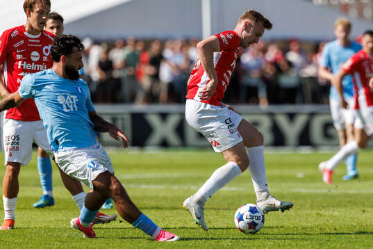 Malmö FFs Sead Haksabanovic och Degerfors Sebastian Ohlsson