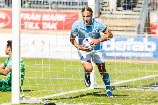 Malmö FFs Erik Botheim jublar