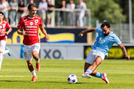 Degerfors Kazper Karlsson och Malmö FFs Sead Haksabanovic