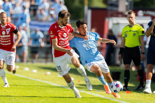 Degerfors Sebastian Ohlsson och Malmö FFs Adrian Skogmar