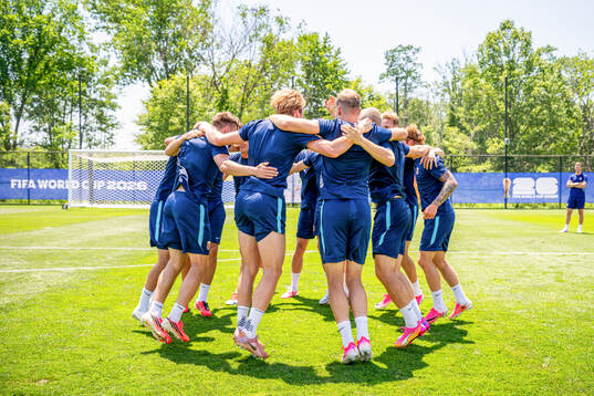 Kristian Thorstvedt, Alexander Sørloth and players of the