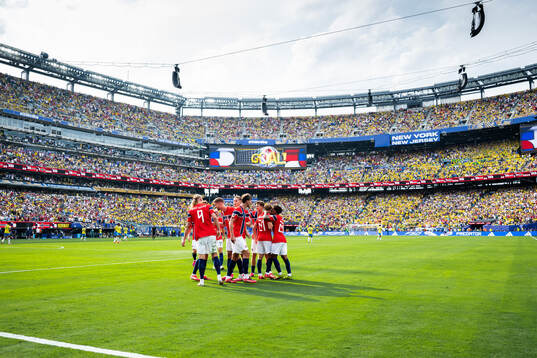 Players of Norway celebrate