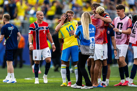 Martin Ødegaard of Norway and Neymar Jr of Brazil