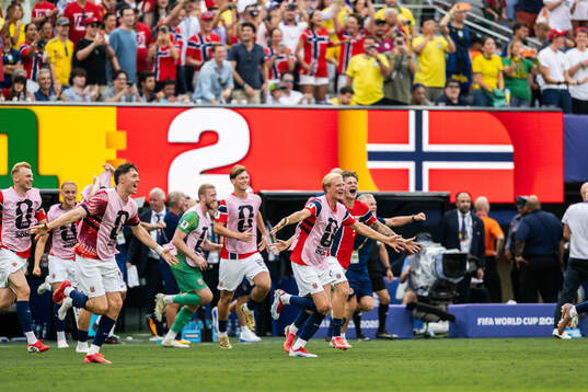 Players of Norway celebrate