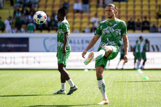 Hammarbys spelare värmer upp
