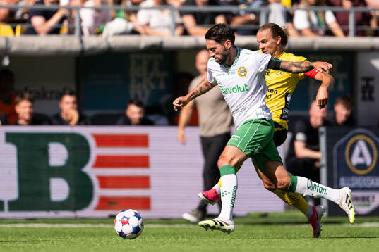 Hammarbys Nahir Besara och Elfsborgs Niklas Hult