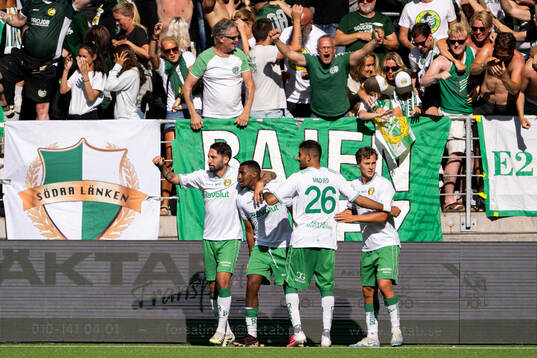 Hammarbys Paulos Abraham jublar med Nahir Besara, Montader