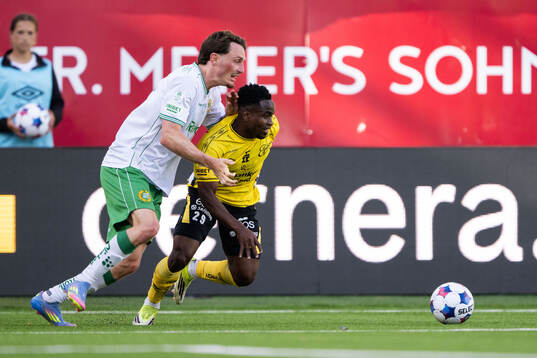 Hammarbys Noah Persson och Elfsborgs Momoh Ibrahim Kamara