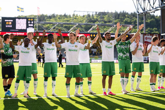 Hammarbys spelare jublar