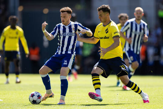 IFK Göteborgs Tobias Heintz och AIKs Áron Csongvai