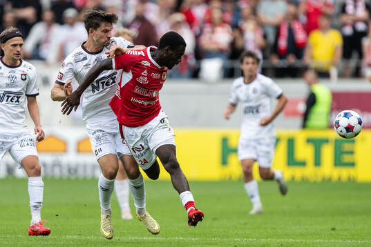 Örgrytes Daniel Paulson och Kalmars Charles Sagoe Jr