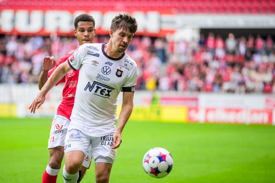 Kalmars Anthony Olusanya och Örgrytes Daniel Paulson