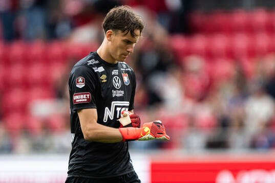Örgrytes målvakt Hampus Gustafsson deppar