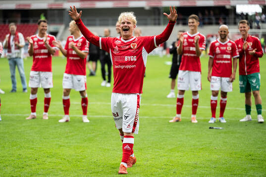 Kalmars Fabian Björklund jublar