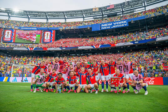 Players of Norway celebrate