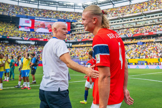 Head coach Ståle Solbakken and Erling Braut Haaland of