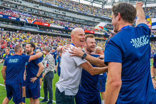 Head coach Ståle Solbakken, kit manager Erik Hulleberg and