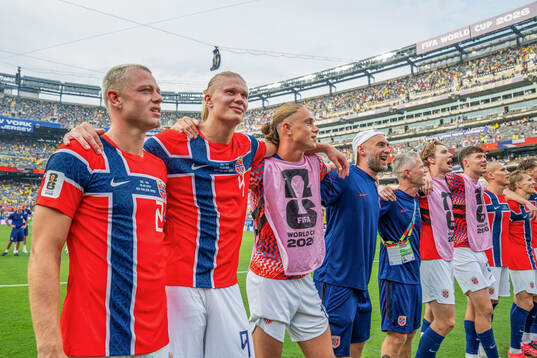 Julian Ryerson, Erling Braut Haaland, Thelo Aasgaard, kit