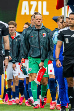Goalkeeper Ørjan Nyland of Norway enters the pitch