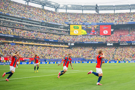 Patrick Berg of Norway celebrates with David Møller Wolfe