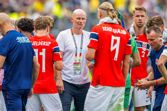 Head coach Ståle Solbakken of Norway