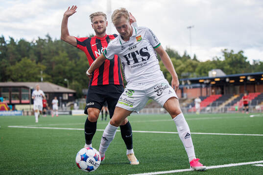 Brommapojkarnas Simon Strand och GAIS Henry Sletsjøe