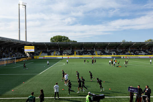 Häckens spelare värmer upp
