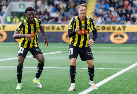 Häckens Julius Lindberg (h) jublar