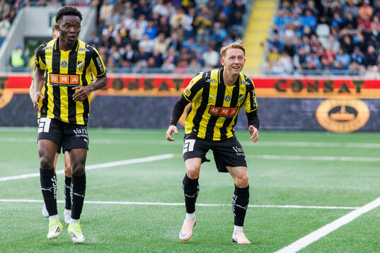 Häckens Julius Lindberg (h) jublar