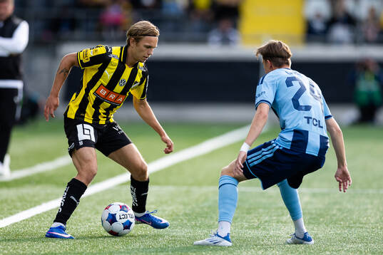 Häckens Pontus Dahbo och Djurgårdens Max Larsson