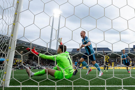 Djurgårdens Kristian Lien jublar