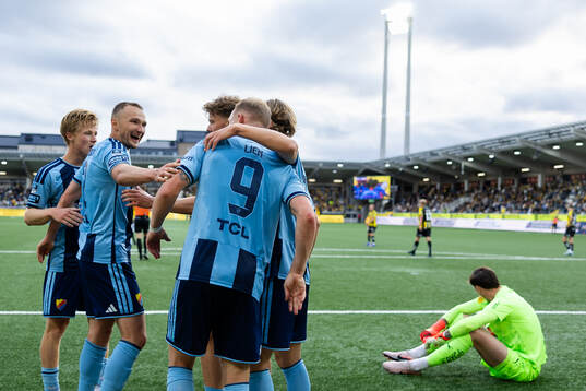 Djurgårdens Kristian Lien jublar ihop med lagkamrater