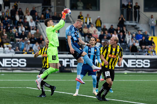 Häckens målvakt Andreas Linde och Djurgårdens Kristian