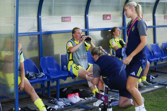 Nova Selin of Sweden receives medical assistance