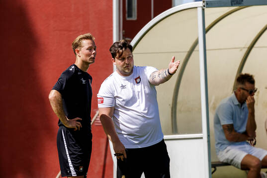 Örgrytes Adam Andersson och assisterande tränare Jesper