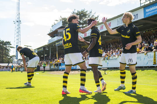 AIKs Taha Ayari, Axel Kouame och Victor Goncalves Andersson
