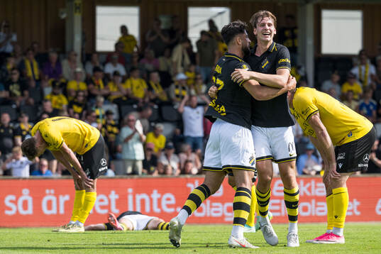 AIKs spelare jublar
