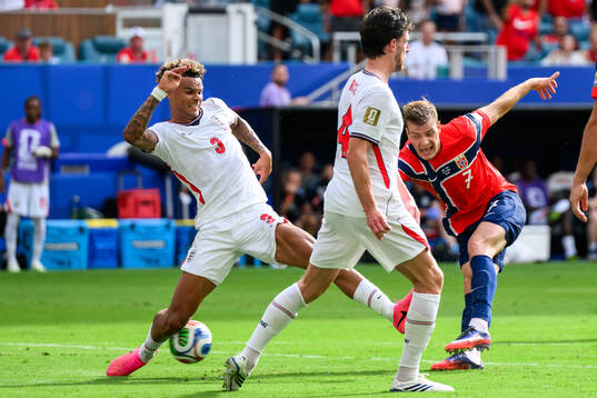 Nico O'Reilly of England and Alexander Sørloth of Norway