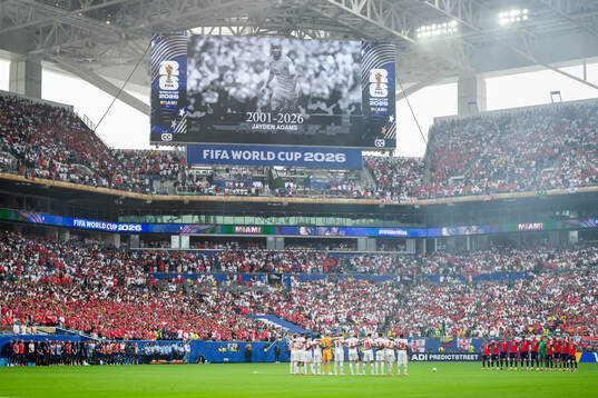 Playes of England and of Norway in a minute of silence