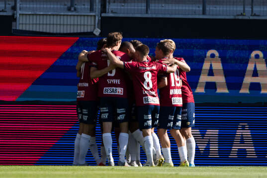 Örgrytes Adam Andersson jublar