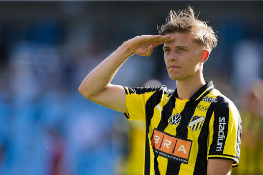 Häckens Adrian Svanbäck jublar