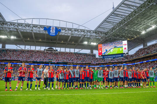 Players of Norway look dejected