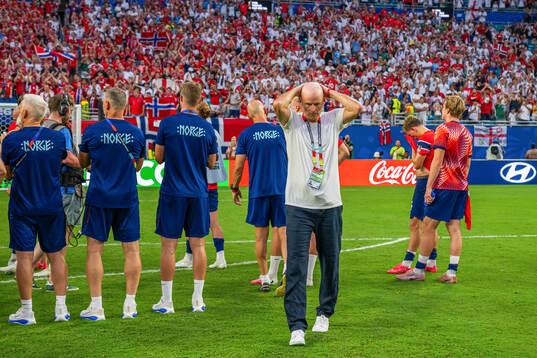 Head coach Ståle Solbakken of Norway looks dejected