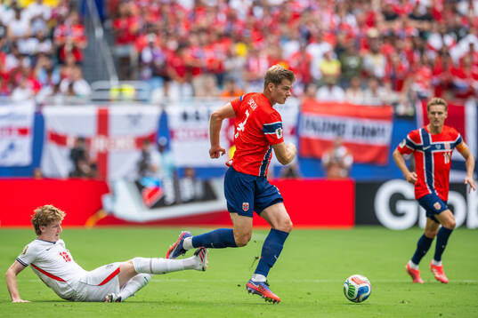 Anthony Gordon of England and Alexander Sørloth of Norway