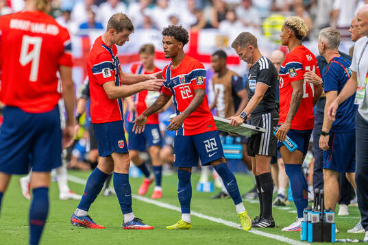 Alexander Sørloth and Oscar Bobb of Norway